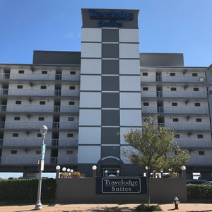 Travelodge by Wyndham Suites VB Oceanfront